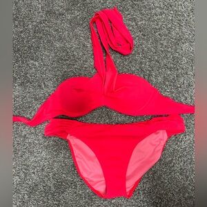 Victoria’s Secret pink bikini